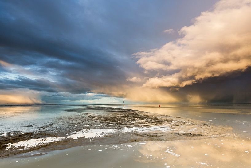 The mudflats near Holwerd by Ton Drijfhamer