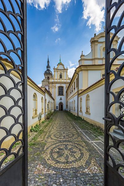 PILSEN Franziskanerkloster mit Maria-Himmelfahrt-Kirche von Melanie Viola