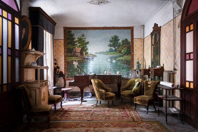 Abandoned Antique Living Room. by Roman Robroek - Photos of Abandoned Buildings