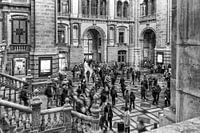 Bewegung in der Ankunftshalle