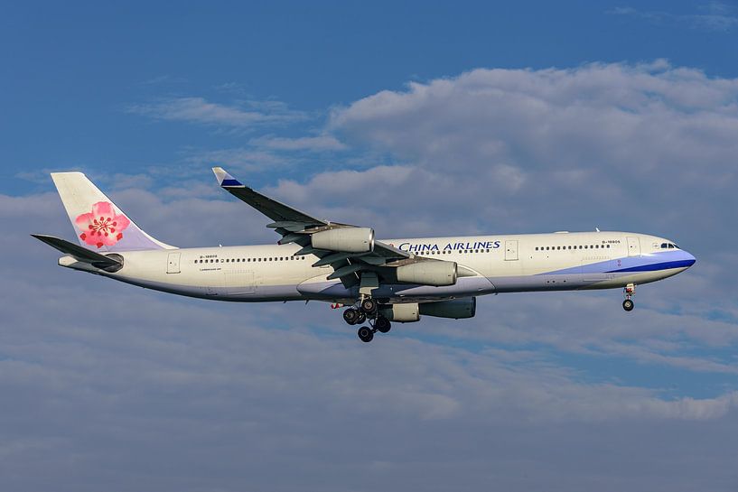 Atterrissage de l'Airbus A340-300 de China Airlines. par Jaap van den Berg