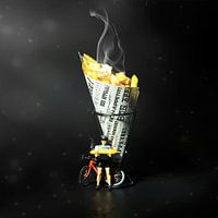 Typische holländische Tüte mit Pommes frites, Mayo und Wheeler.