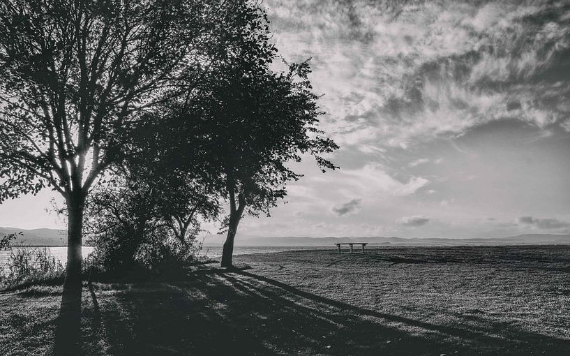 Die Küste von Inverness in Schottland. Abends bei Sonnenuntergang in herrlicher Idylle und Einsamkeit. von Jakob Baranowski - Photography - Video - Photoshop