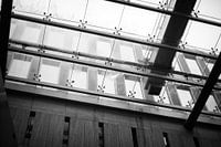 Fensterputzer auf dem Dach des Mosae Forums in Maastricht