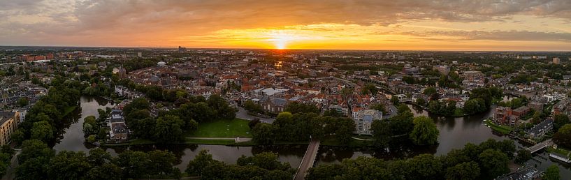 Le centre-ville de Zwolle lors d'un coucher de soleil estival par Sjoerd van der Wal Photographie