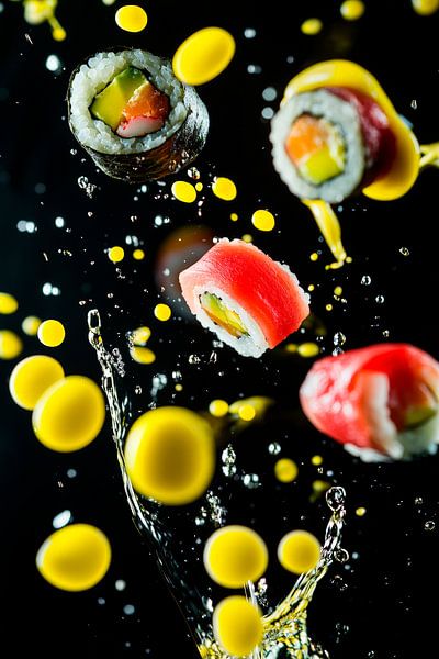 Sushi-Explosion mit Spritzern und Farben von Poster Art Shop