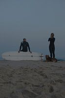 Surfer im Morgengrauen