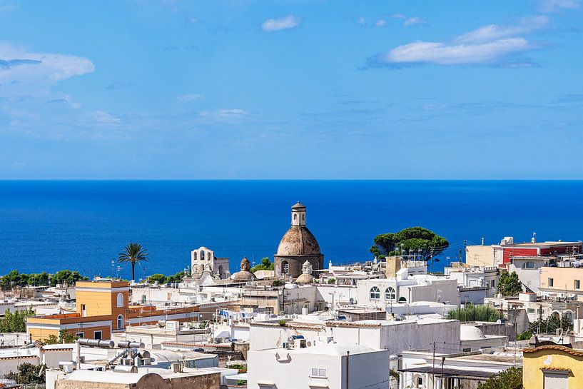 Blick über Capri im Golf von Neapel in Italien von Rico Ködder