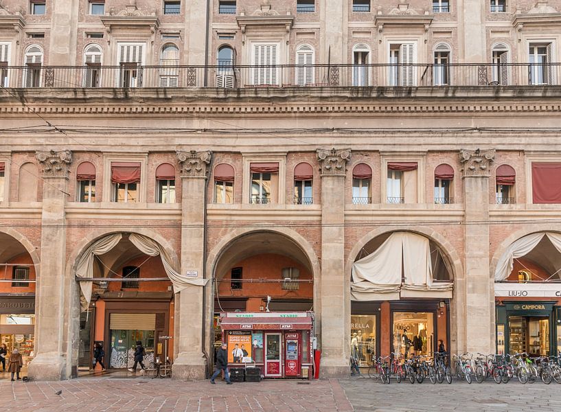 Piazza Maggiore im Zentrum von Bologna, Italien von Joost Adriaanse