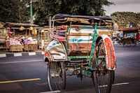 Traditionele becak (fietstaxi) in Jogjakarta, Java, Indonesië.