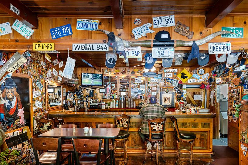 Vintage-Restaurant mit Bar in Amerika von Inge van den Brande