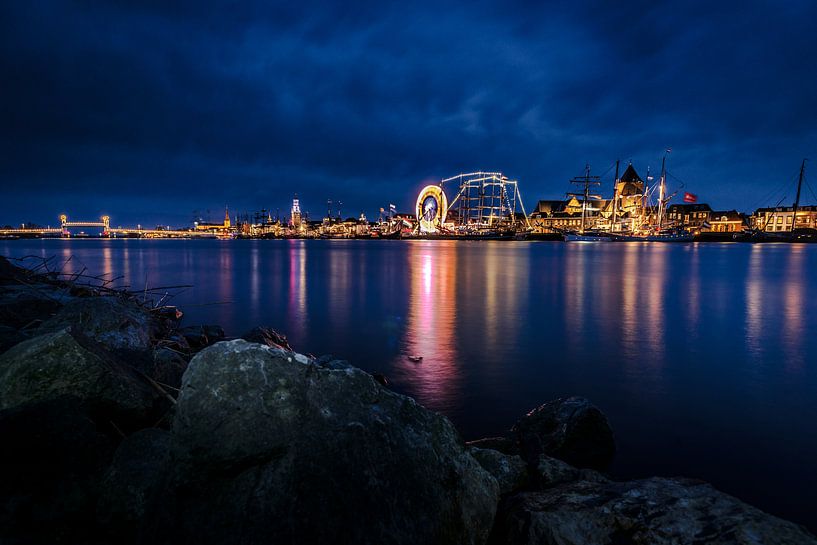 Photographie de soirée de la ville hanséatique de Kampen aan de IJssel par Fotografiecor .nl