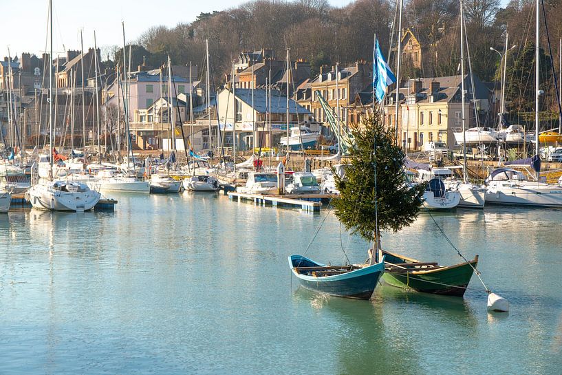 Noël dans un port de Normandie, en France. par Christa Stroo photography