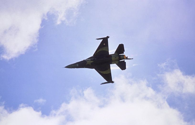 F16 im Überflug by Joachim Serger