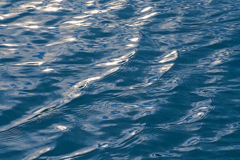 Wavy water surface by Kristof Lauwers
