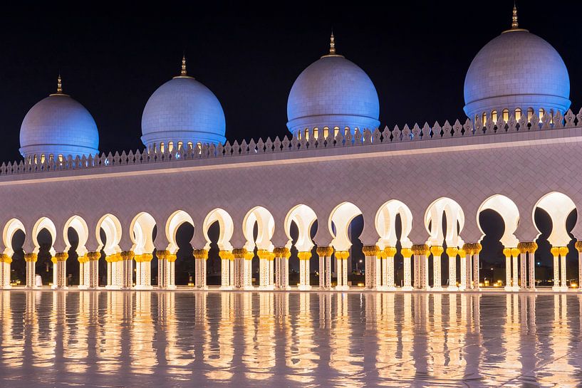 Sheikh Zayed Mosque by Ko Hoogesteger