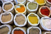 Bunte Gewürze