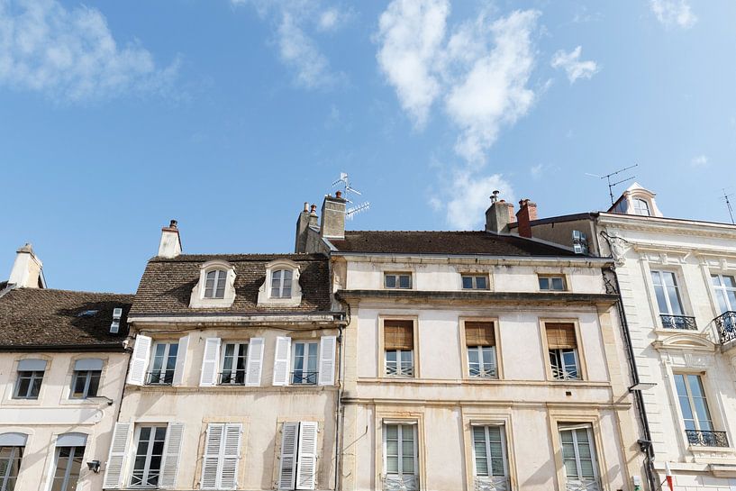Fassaden von alten französischen Häusern in Beaune, Frankreich von WorldWidePhotoWeb