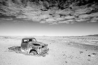 Voiture déserte du désert