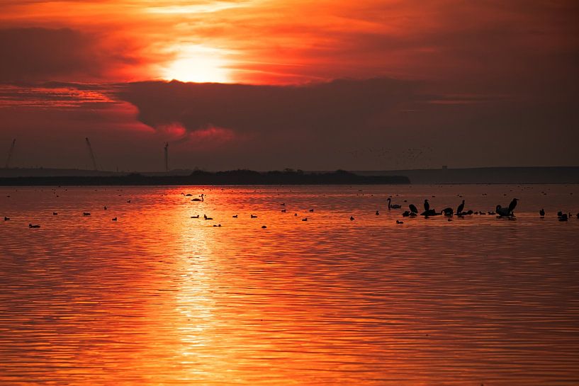 Sonnenuntergang auf dem IJsselmeer von Made by Voorn