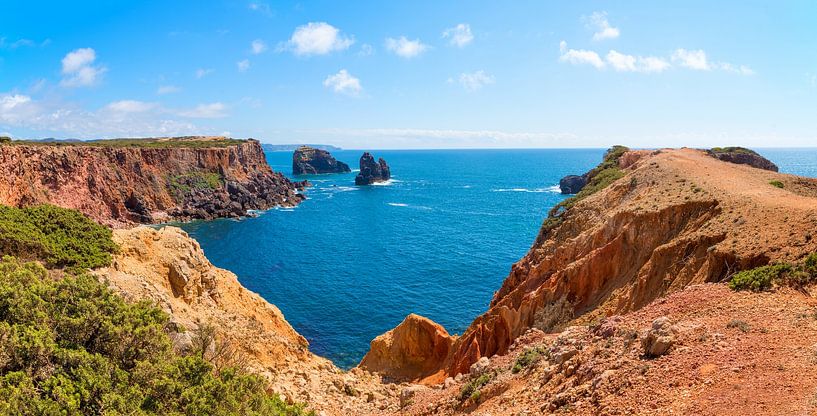 paysage de la côte rocheuse portugal, avec falaises et vue sur l'atlantique, g par SusaZoom