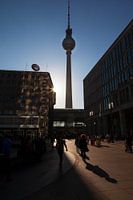 TV-toren in Berlijn, Alexanderplatz, achtergrondverlichting