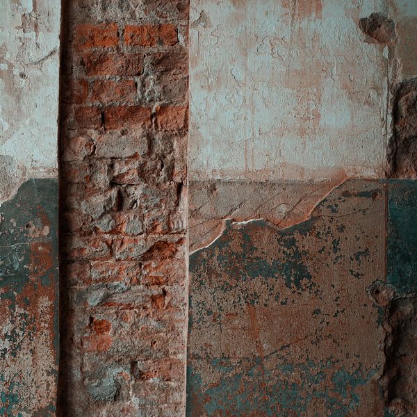 Raw beauty - weathered wall by Johannes Schotanus