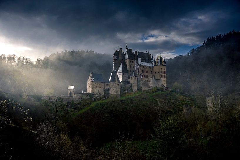 Burg Eltz by Rene scheuneman