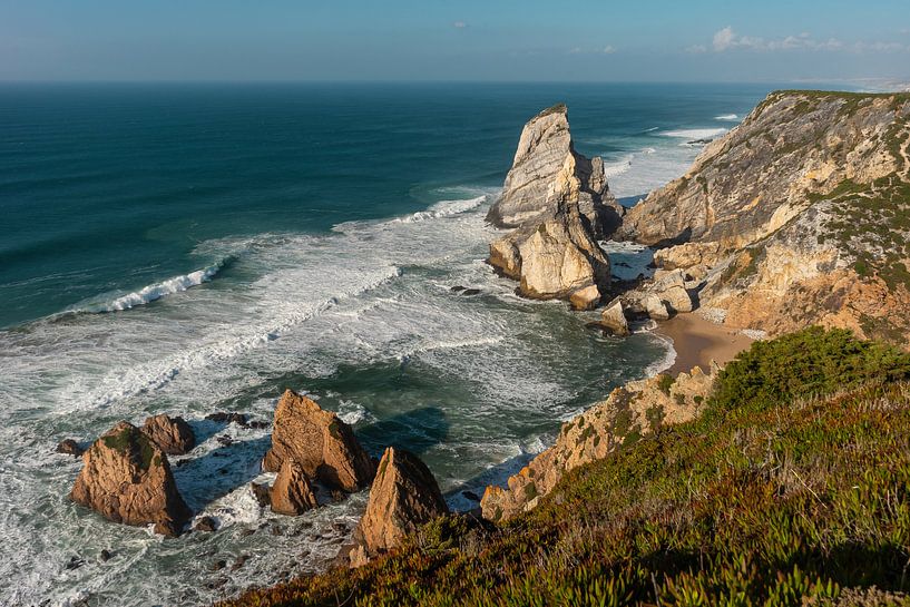 Zerklüfteter Felsstrand von Axel Weidner
