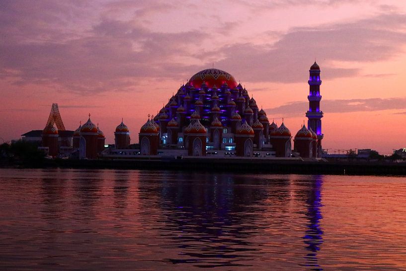 Masjid Kubah 99 Asmaul Husna, Makassar, Indonesien von Anne Ponsen