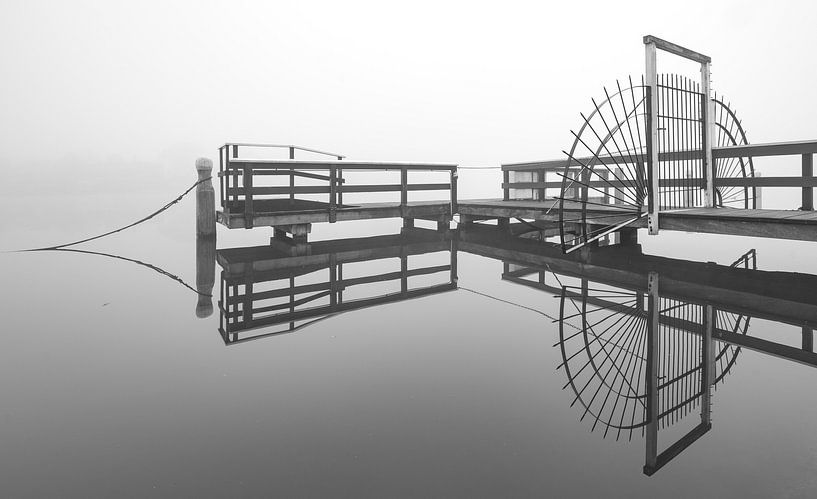 Minimalist jetty, Zaanse Schans. by Patrick Hartog