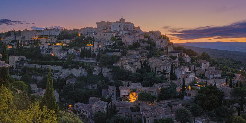 Panorama en zonsopkomst in Gordes, Frankrijk van Henk Meijer Photography