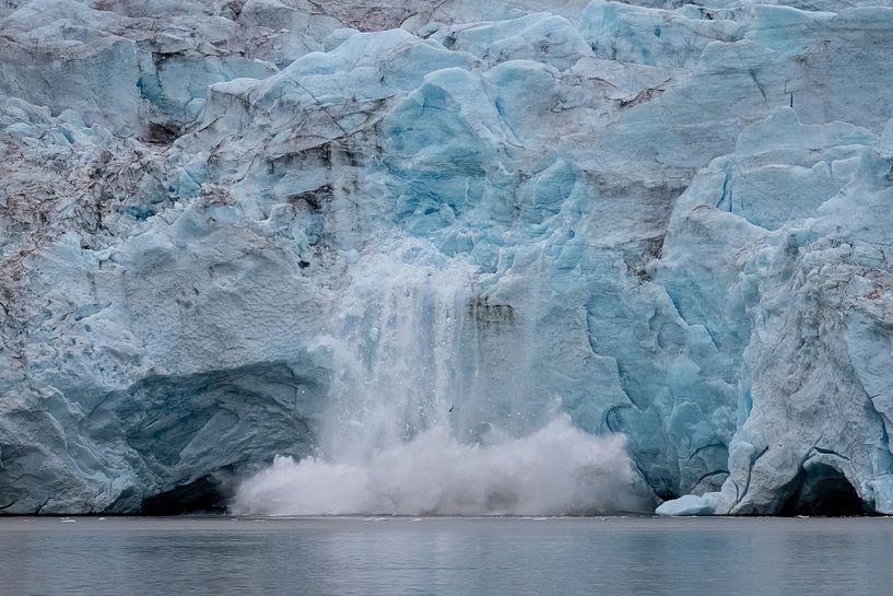 Svalbard - The Arctic Realm of Glaciers by AylwynPhoto