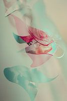 Abstracte collage in zachte pasteltinten