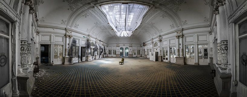 Große Tanzhalle im Hotel von Inge van den Brande