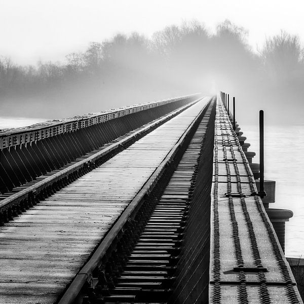 Moerputten pont en noir et blanc par Ruud Peters