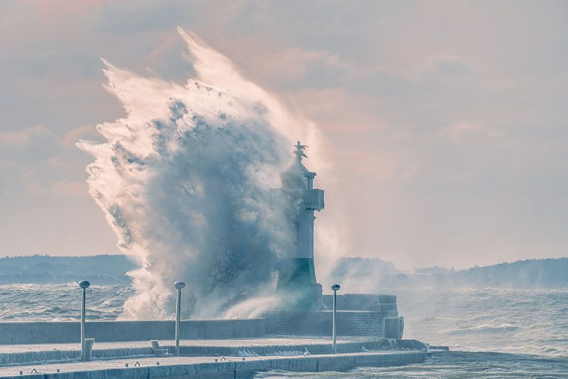 Storm wave lighthouse Sassnitz on the island of Rügen by Mirko Boy