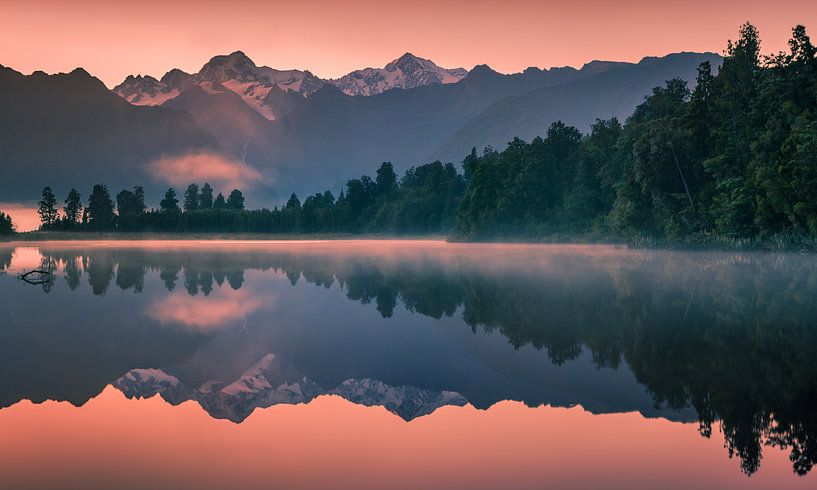 Sunrise Lake Matheson, South Island, New Zealand by Henk Meijer Photography