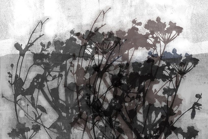 Taupe Blumen im Wabi-Sabi-Stil von Dina Dankers