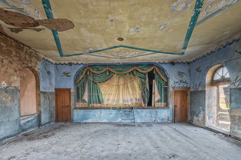 Abandoned ballroom by Gentleman of Decay