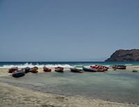 Vissers boten op het strand