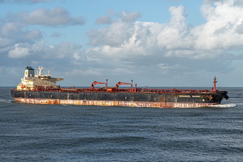 Supertanker Sonangol Namibe could use a lick of paint! by Jaap van den Berg