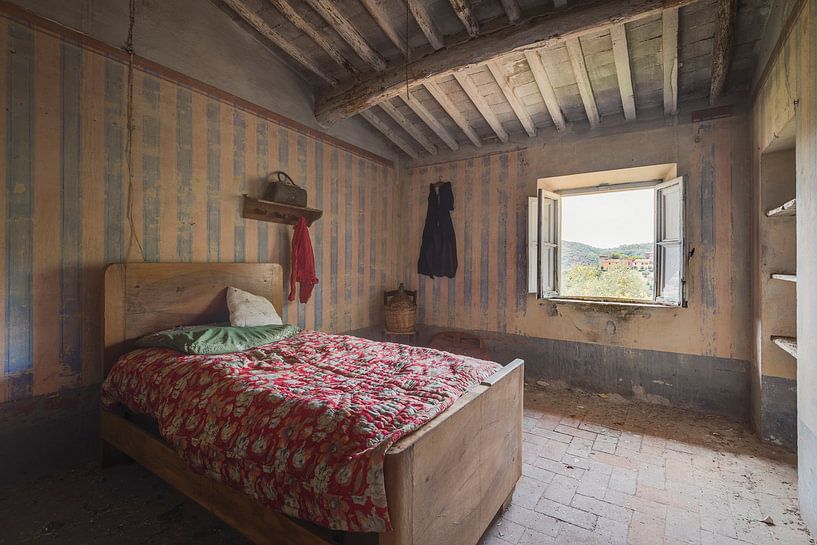 Bedroom in the Hills by Perry Wiertz
