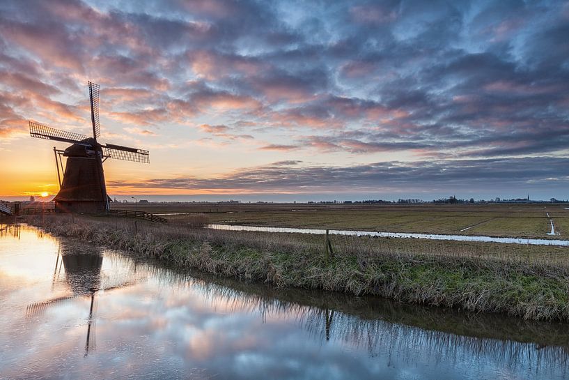 Zonsopkomst bij de Hempenserpoldermolen von Ron Buist