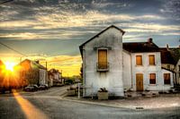 Maison en France au lever du soleil