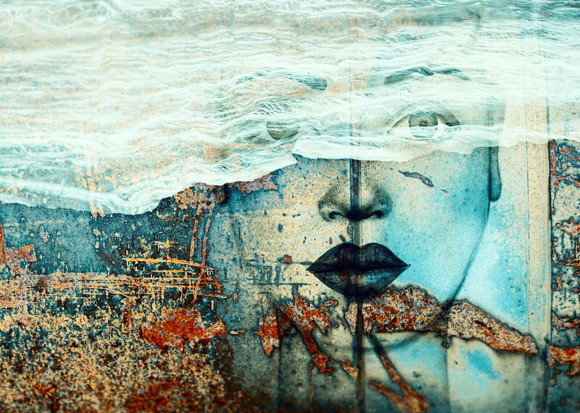 Beschädigte Frau mit blauem und orangefarbenem Halstuch von Saskia Nelissen