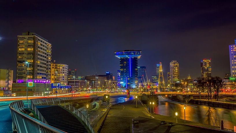 Intel Hotel ab Erasmusbrücke von Michael van der Burg