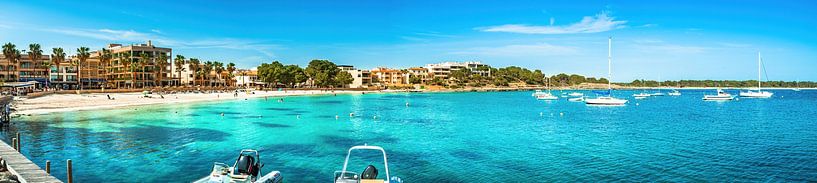 Die Küste des Strandes Colonia de Sant Jordi auf Mallorca von Alex Winter