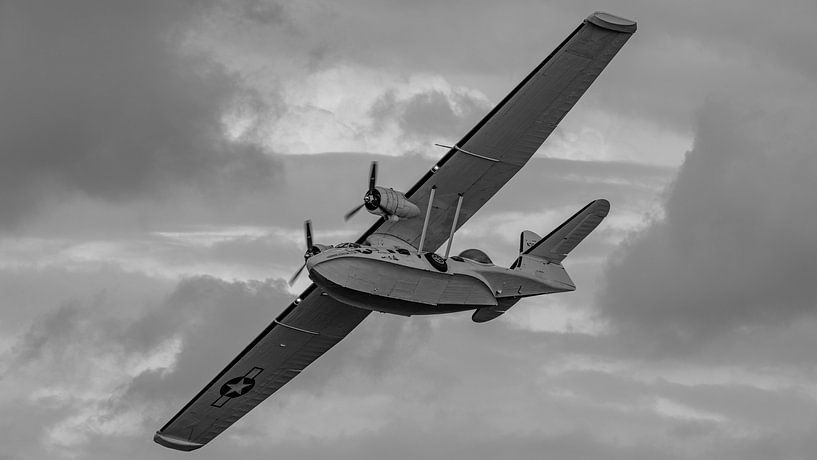 Consolidated PBY Catalina en noir et blanc. par Jaap van den Berg
