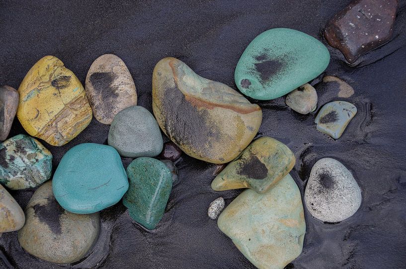 Blue stone beach by Jasper Los